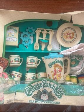 Vintage 80s Cabbage Patch Kids Tea Party Cupboard Food/Dishes Original Packaging